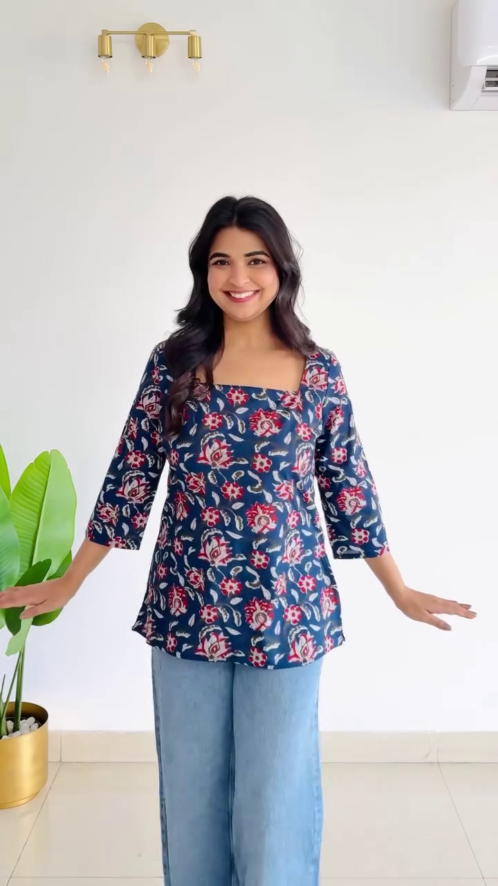 Crimson Bloom Chic Peplum Top – Effortless Elegance with a Modern Twist ❤️🌸✨