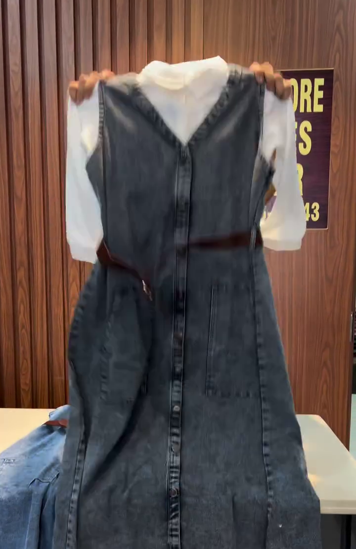 Denim Layered Elegance Dress – Classic Meets Contemporary Chic 💙👗✨