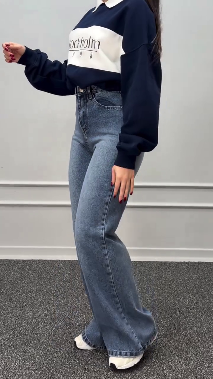 Retro Wide-Leg Denim Jeans – Vintage Street Chic Vibes 👖💙✨