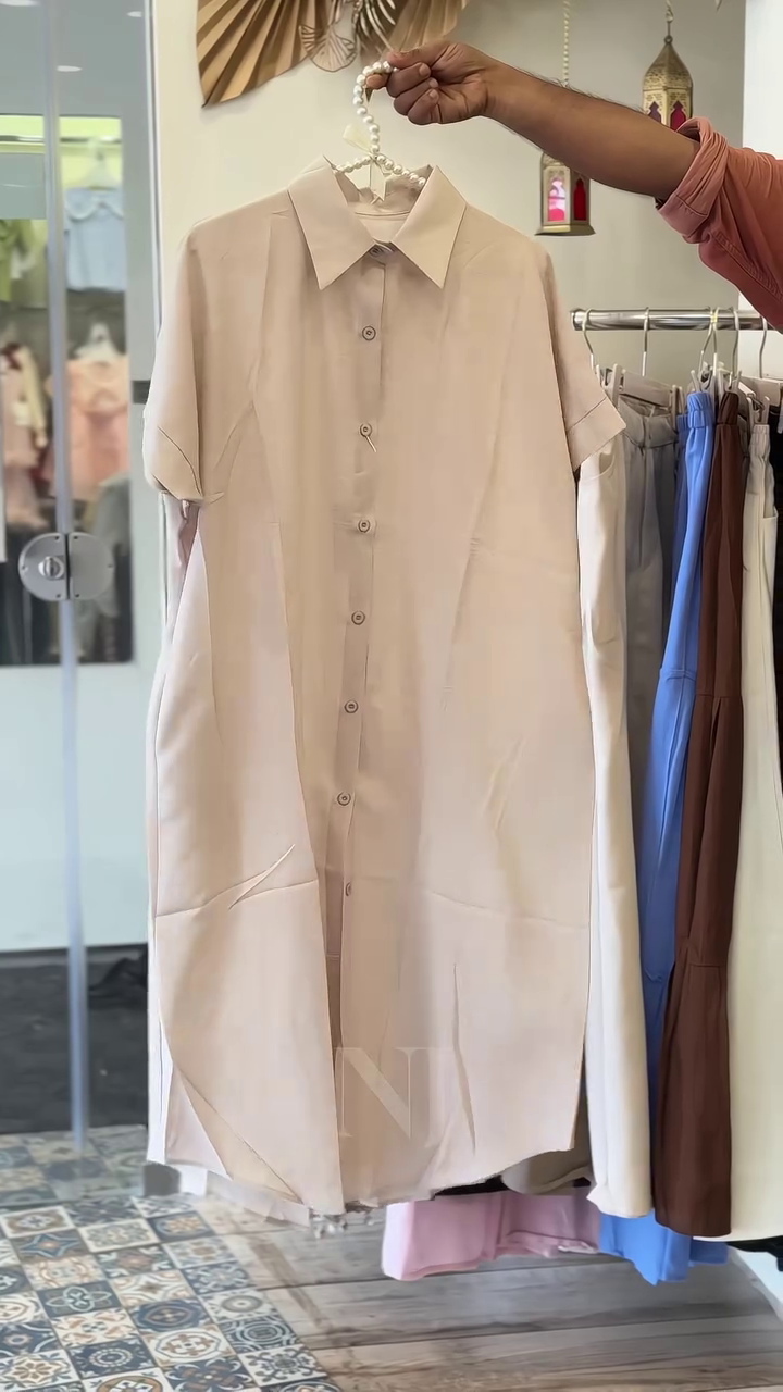 🤍✨Premium Minimalist Oversized Button-Down Shirt Dress with Relaxed Fit, Collared Neckline & Contemporary Everyday Elegance ✨🤍
