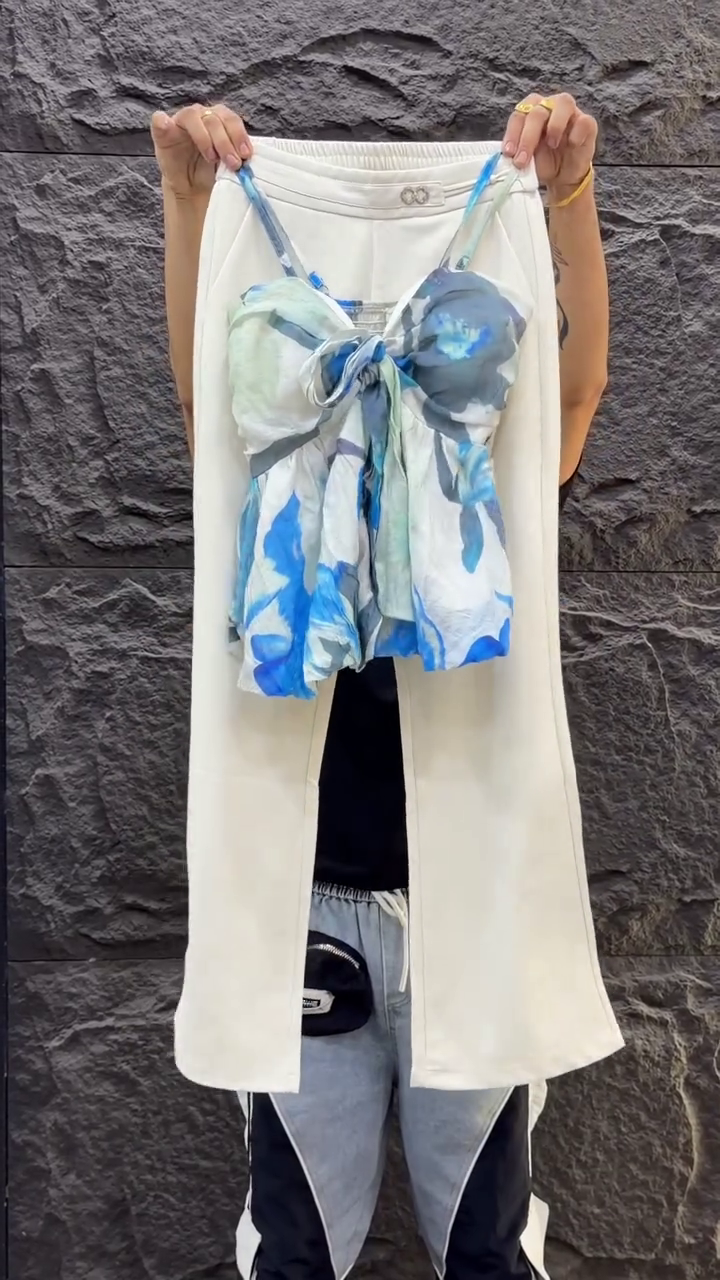 🌊🤍3: Elegant Floral Print Tie-Front Camisole Top with Premium High-Waist Wide-Leg Palazzo Pants Co-Ord Set 🤍🌊✨
