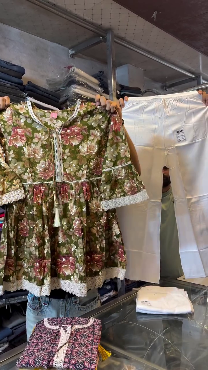 🌿🤍Elegant Botanical Print Peplum Top & Relaxed Fit Trouser Two-Piece Fashion Set 🌿🤍✨