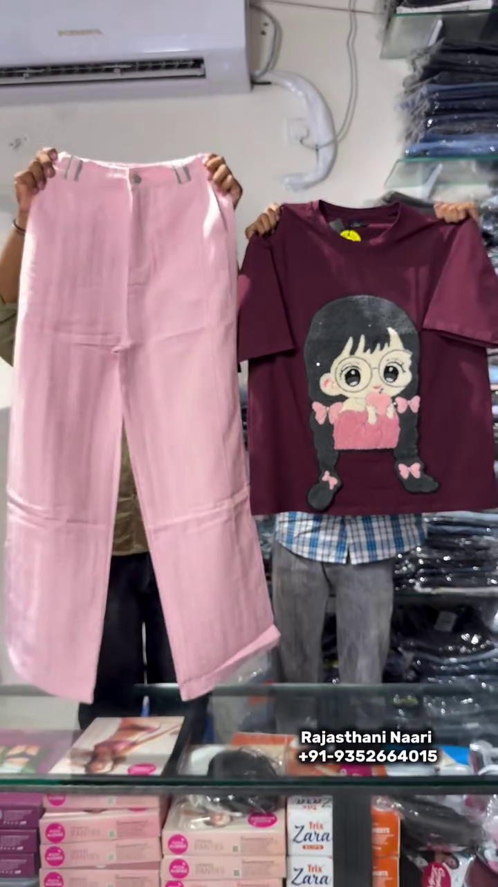🩷👧 Product 2: Adorable Graphic Character Oversized T-Shirt & Relaxed Wide-Leg Trousers Casual Fashion Combo Set 👧🩷✨