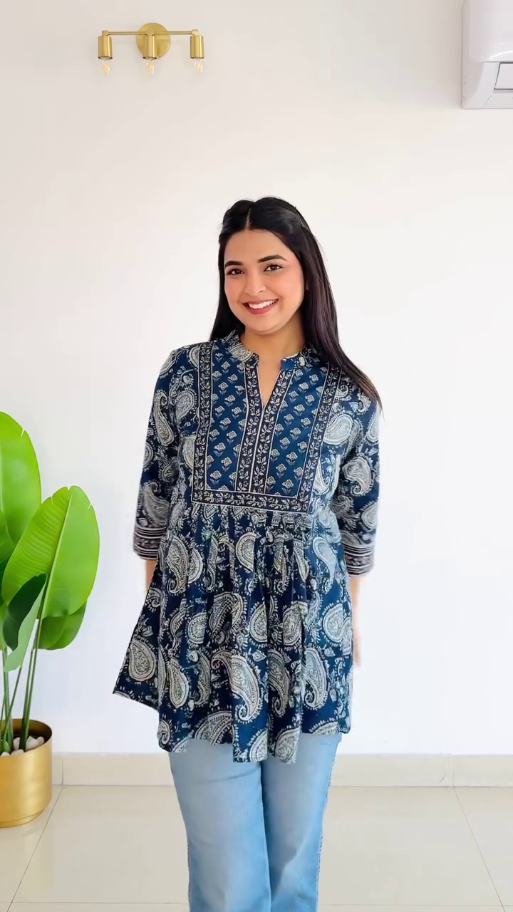 🌺✨ Elegant Paisley Print Flowy Peplum Tunic Top for Casual, Office & Everyday Chic Styling ✨🌺
