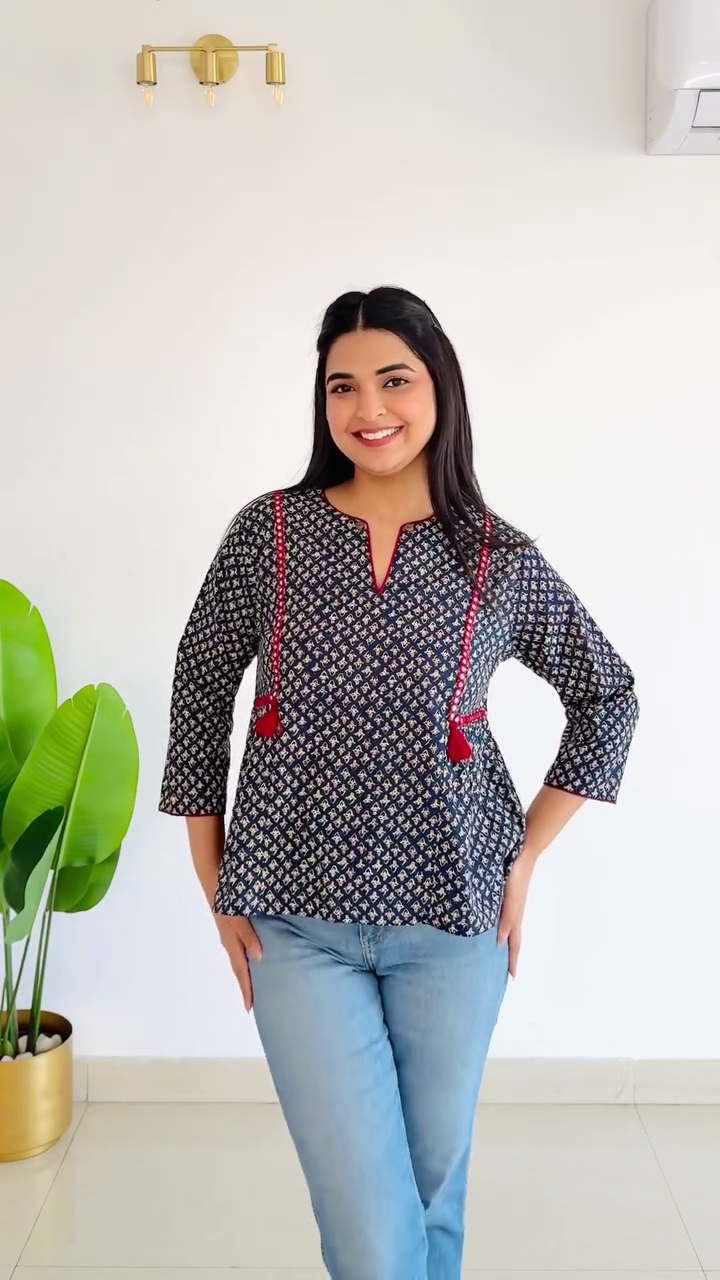 🌺✨ Elegant Paisley Print Flowy Peplum Tunic Top for Casual, Office & Everyday Chic Styling ✨🌺