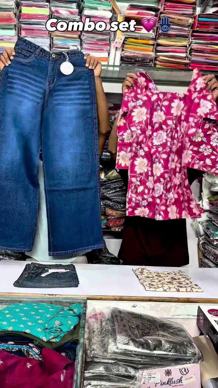 Elegant Floral Print Puff Sleeve Fashion Top with Premium Wide-Leg Denim Jeans Combo Set 🌺💙✨👖