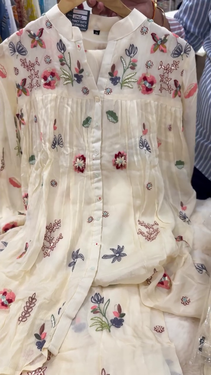 🌸 Luxury Ivory Floral Garden Embroidered Sheer Layered Kurti & Matching Bottom Co-Ord Set | Premium Handcrafted Inspired Ethnic Fusion Ensemble ✨🦋🌿💖