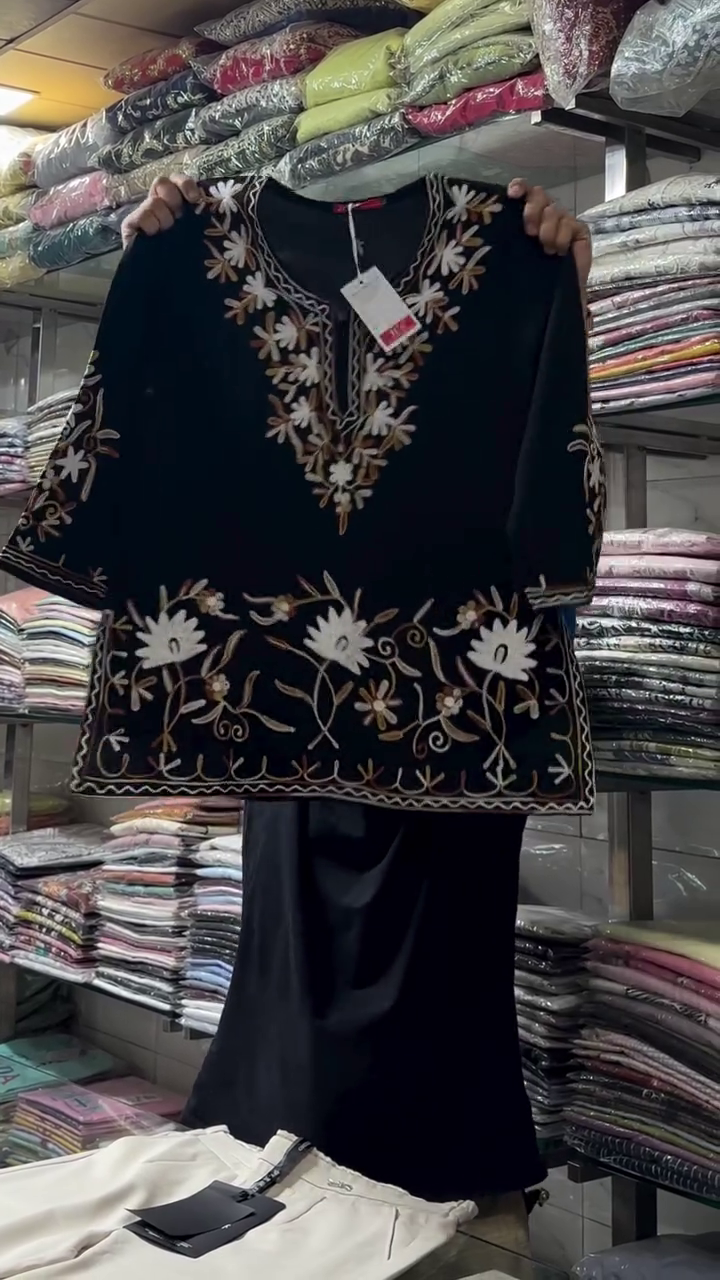 🖤🌿 Women's Premium Embroidered Ethnic Style Kurti with Intricate Floral Threadwork and Elegant Straight Fit Design