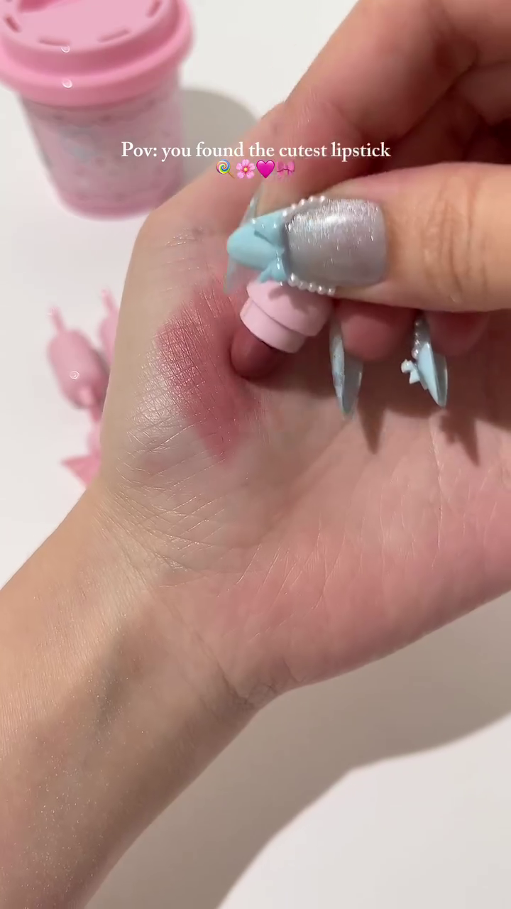 💄 Premium Mini Candy-Shaped Moisturizing Lip Balm – Cute Pocket Beauty Essential with Smooth Hydrating Formula 🍬✨